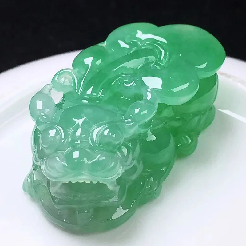 a Full Green Ice-like Lucky Overlord Stone Jade Pendant Bracelet