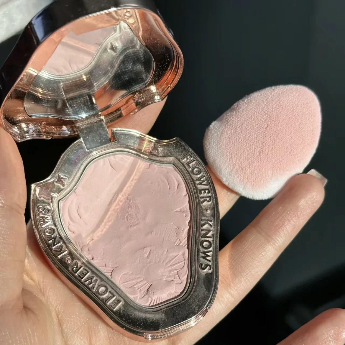 Flower Knows Mini bouffée de poudre pour les yeux et les coins, éponge Super douce, mélangeur de coton, mélange de fond de teint, 2 pièces/paquet de maquillage