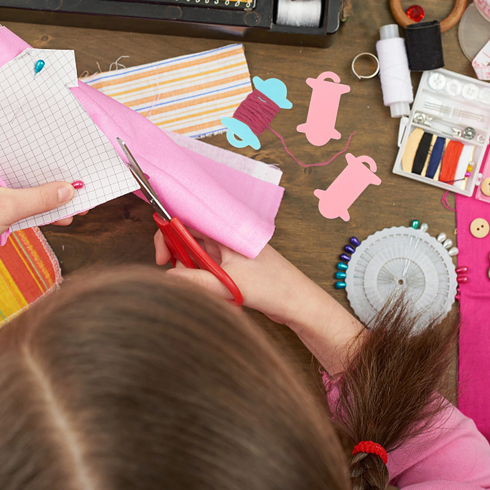 50 قطعة بكرات الغزل الملونة أصحاب الغزل البلاستيك الموضوع لف لوحات للحياكة الحياكة DIY بها بنفسك مشاريع أدوات حرفية