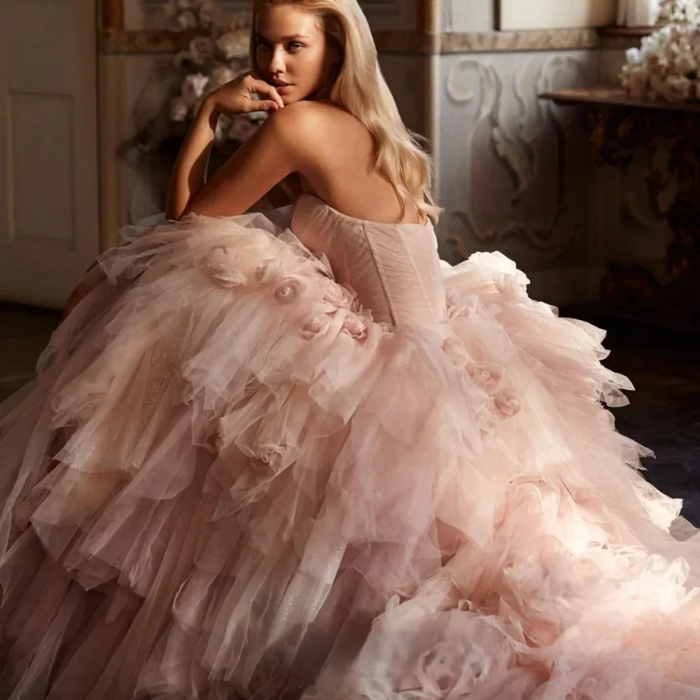 カスタマイズされた魅力的なフラワーステッカーウェディングドレス恋人ノースリーブブライダルドレスジッパータンクトップ付き