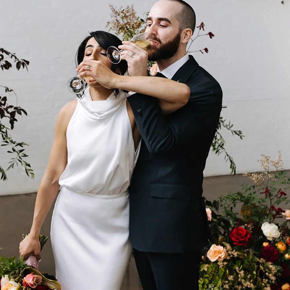 Vestido de novia de satén con cuello alto y Espalda descubierta, traje de novia fruncido con cuello Halter y cola Simple