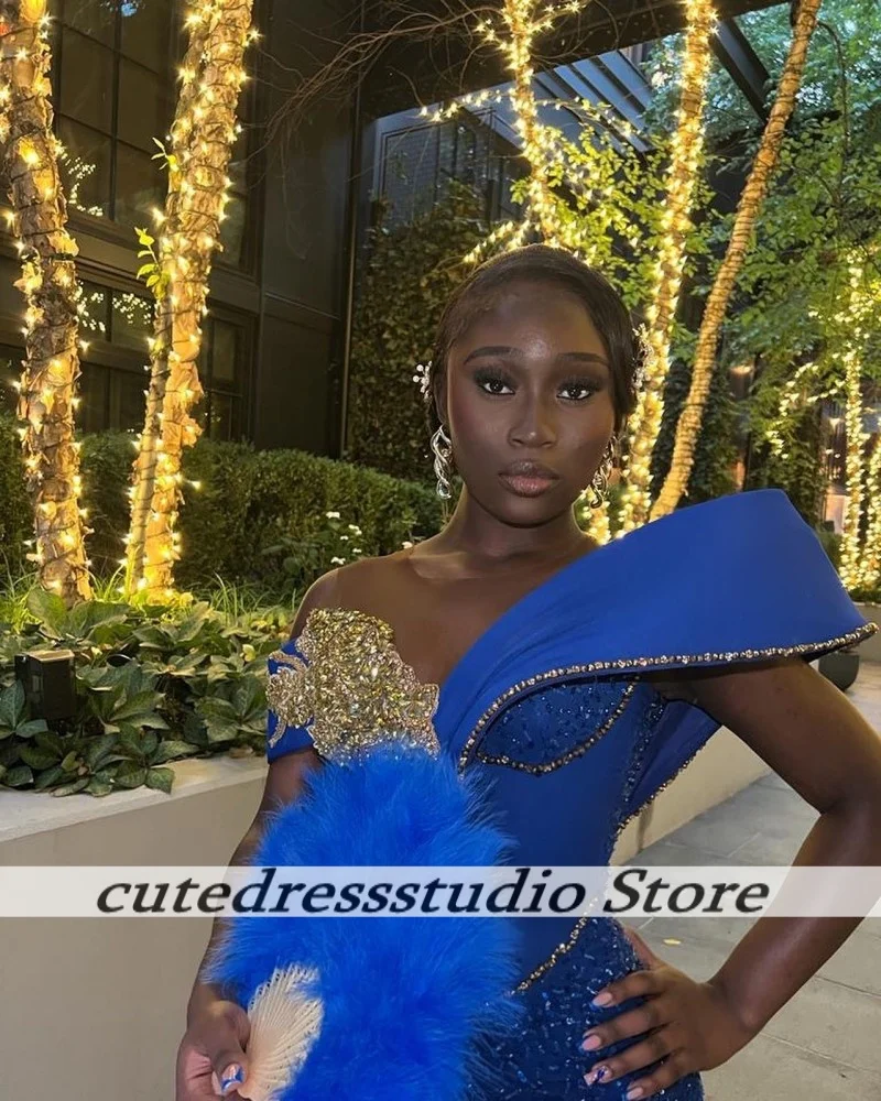 فساتين سهرة باللون الأزرق الملكي طاقم أفريقي رائع ترتر قبالة الكتف فستان حفلات الزفاف فساتين حفلات نسائية فاخرة حسب الطلب
