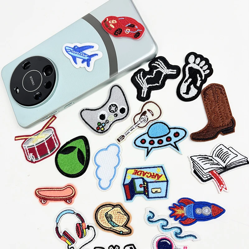 20pcs Space UFO Sickers Aliens Patch Embroidered Patches for Clothing Parches Alien Stripes Badges Iron on Patches for Clothes