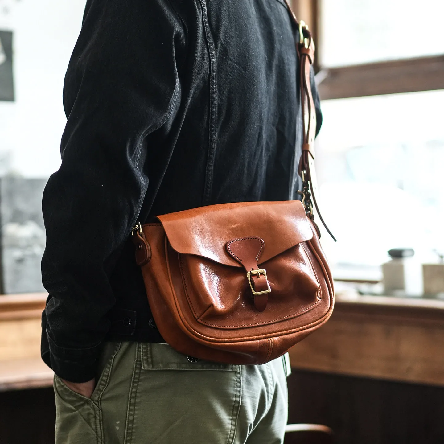 casual luxury high-quality genuine leather men's crossbody bag vintage designer handmade real leather small shoulder bag