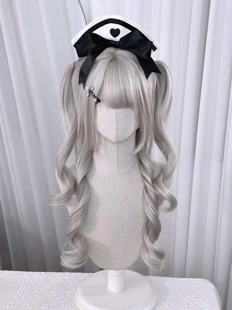 Grijze pruik, lang haar, gesimuleerd hoofd van kunsthaar, anime-spelaccessoires, cosplay, volledig hoofddeksel, krullend haar, fotoshow rekwisieten