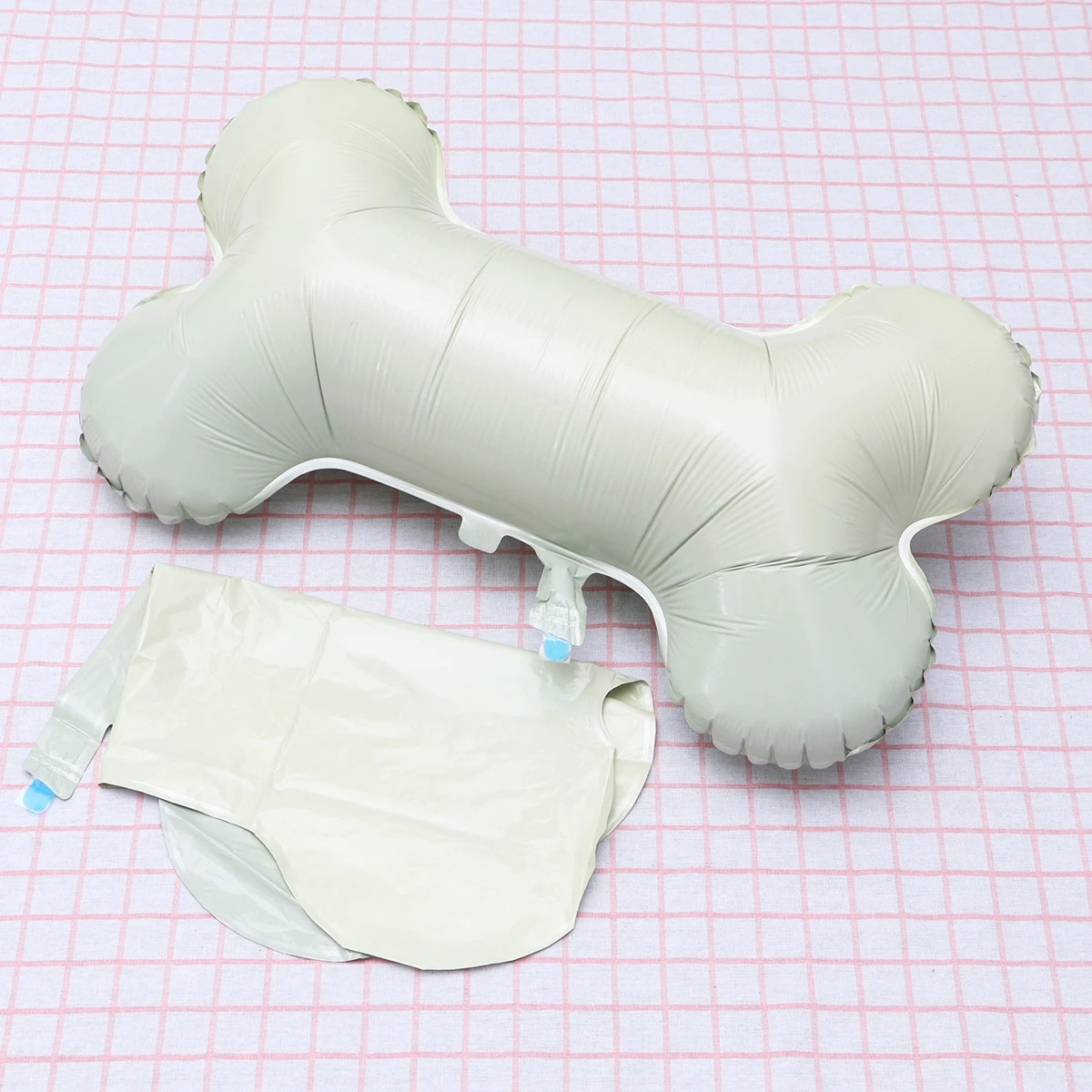 

2Pcs Beige Bone Shaped Aluminum Foil Balloons 45x75cm Unique Party Decoration Festival Balloons Photo Background