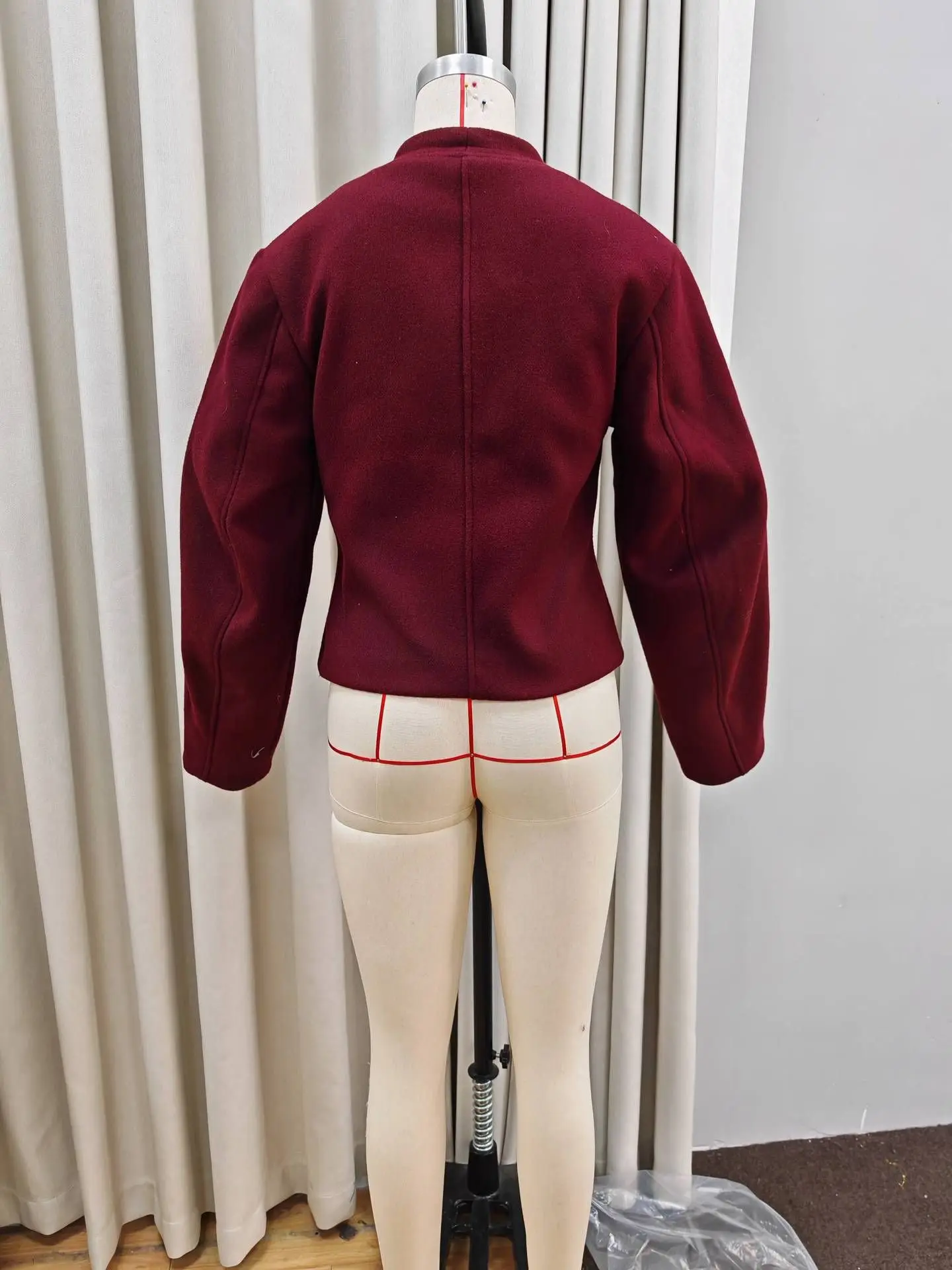 Spring 2025 New Retro Short-Sleeved Coat - Fashionable Street Casual Jacket