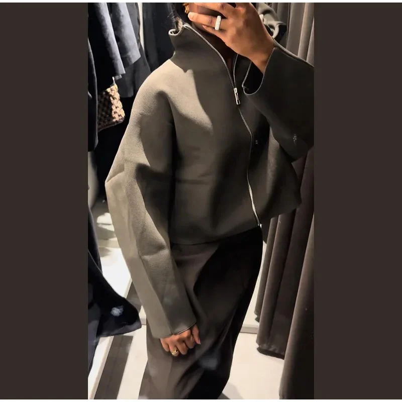 Stehkragen Damen Kurze Jacke mit Reißverschluss, locker geschnitten, lange Ärmel, dicker warmer Mantel, Herbst/Winter 2025, neu in der Damen-Oberbekleidung. – Detail 3