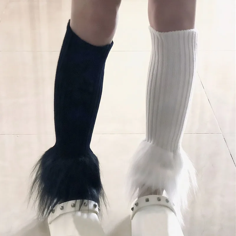 

New Winter Warm Knit Socks White Black Wool Blend Stacked Crew Socks Thickened Mid Calf Warmers with Contrast Stitch Detailing