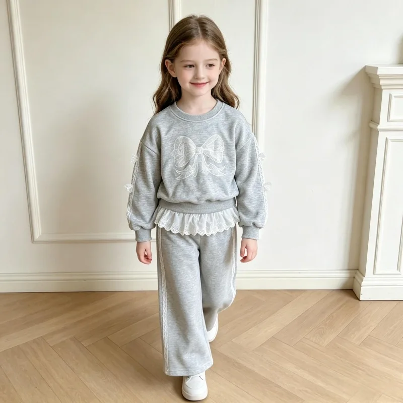 2026 Neue Herbst-Babykleidung für Mädchen, Kinder-Sweatshirt mit Schleife + Hosen mit Spitzen-Patchwork, 2-teiliger Anzug, modische Trainingsanzüge für Kinder – Detail 3