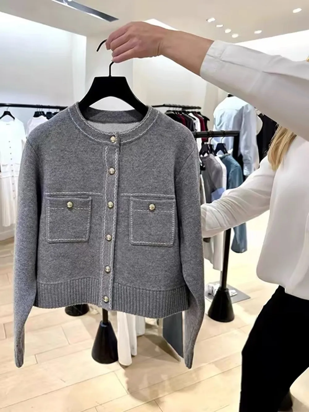 Versão sofisticada europeia Sle malha longa Sve redonda Ne ey Camere Cardigan aberto outono inverno feminino Faion Clas...