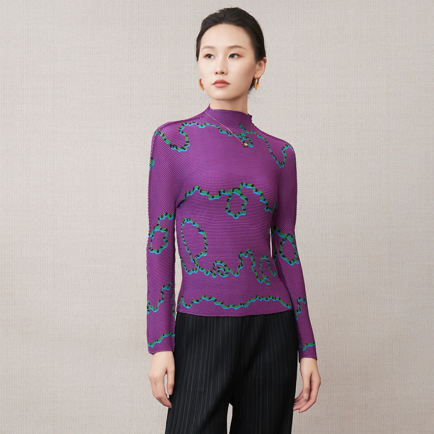 

Miyake Folds 2025 футболка с длинными рукавами и высоким воротником, женская осенняя тонкая рубашка с темпераментом Hundred Bottoming, футболка Yankee