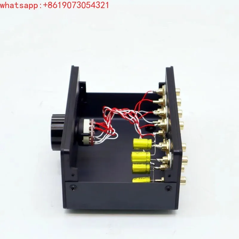 4 in and 2 out, passive signal switcher AV RCA audio signal input and output switcher with capacitor