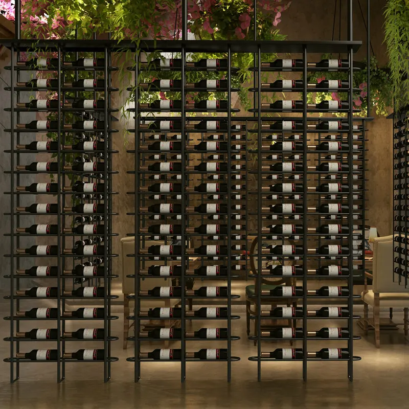 Floor-to-ceiling red wine rack restaurant industrial style against the wall wine display rack partition bar card seat wrought
