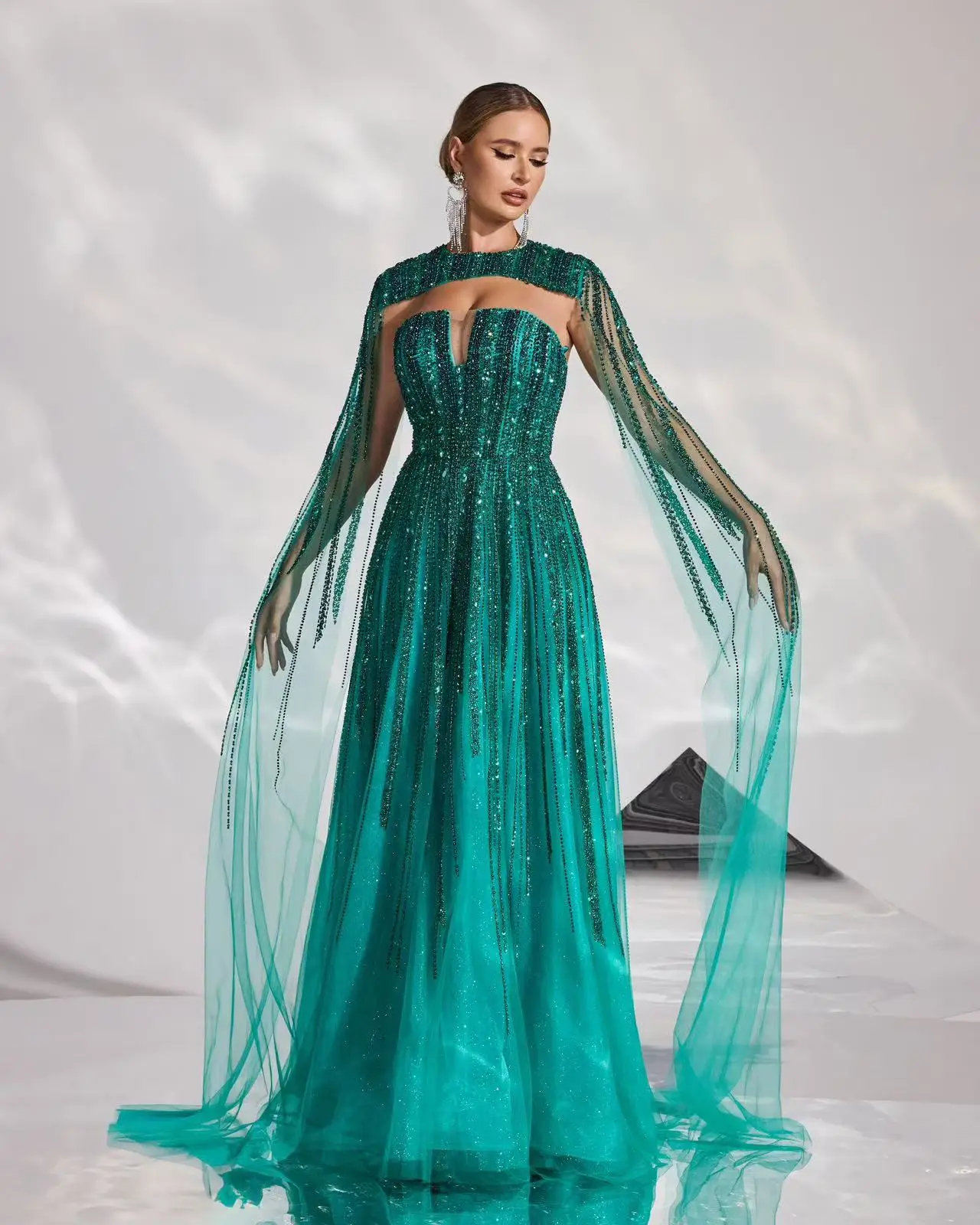 شاليمار تشانغ فساتين سهرة خضراء بأكمام طويلة فاخرة حسب الطلب