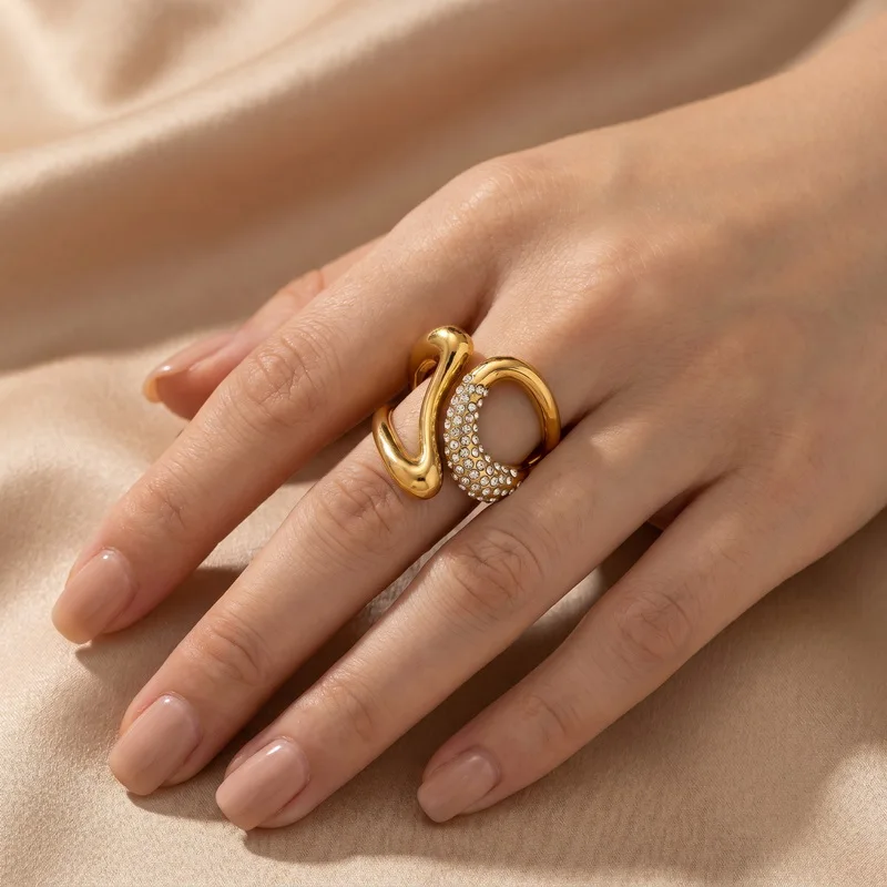 Kalen Irregular Curve Open Twist Ring for Women Stainless Steel Gold Tone Paved Multicolor Clear Rhinestone Finger Ring Jewelry