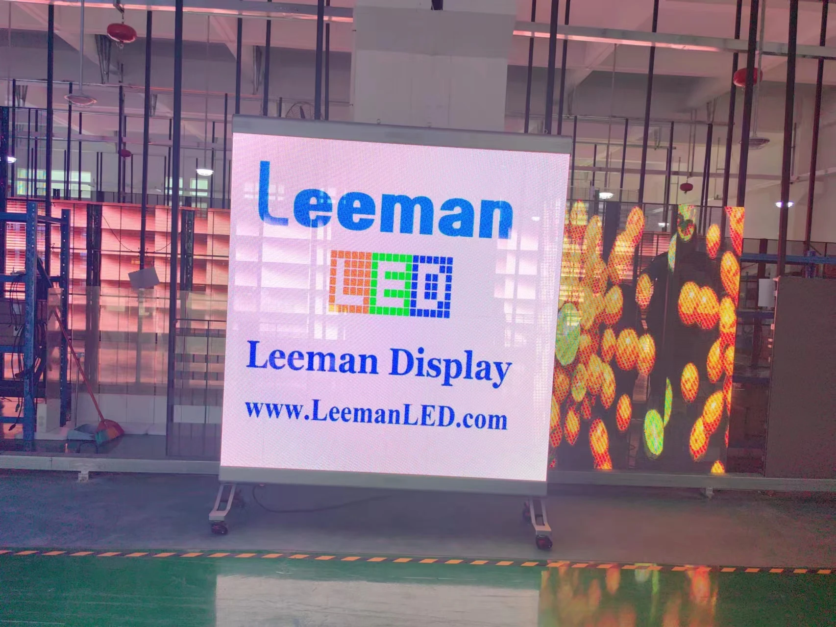 P3.91-7.82 Indoor Transparent LED Display 500X1000 Transparent LED Screen glass wall screen transparent led video wall screen