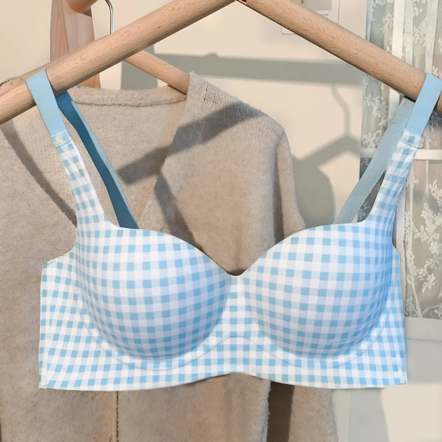 

Бюстгальтер Lolita Fresh Girl Sweet Plaid: бесшовный, без косточек, с эффектом пуш-ап, предотвращающий провисание, с двойной застежкой