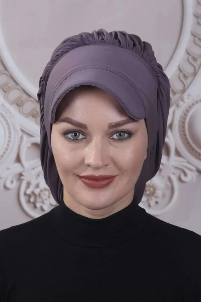 Drapowany kapelusz liliowy