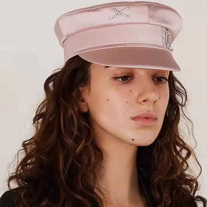 2026 العلامة التجارية الجديدة مصمم النساء قبعة قبعات موضة القطن دبوس الديكور رسالة قبعات موزع الصحف #3