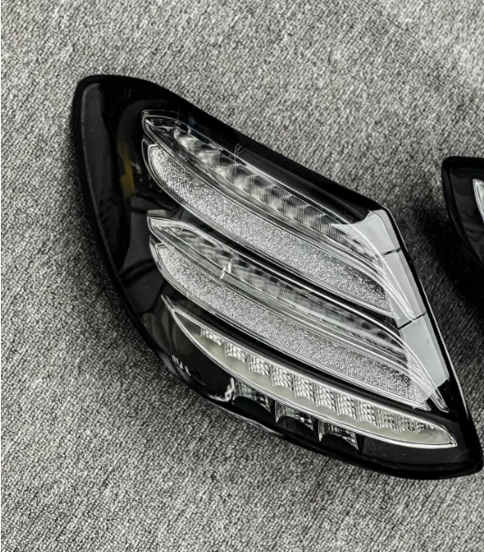 High End Luxury Customization Asian Yellow Turn W213 Taillights Venom White Background 17-20year