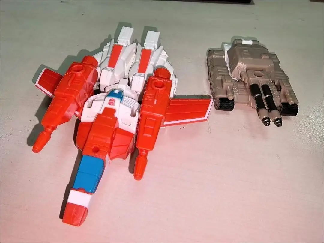 Disponibile Hasbro Trasformazione Giocattoli Armatura energetica Serbatoio Cannone Jetfire Set Robot Action Figures Regali per bambini Collezione di hobby