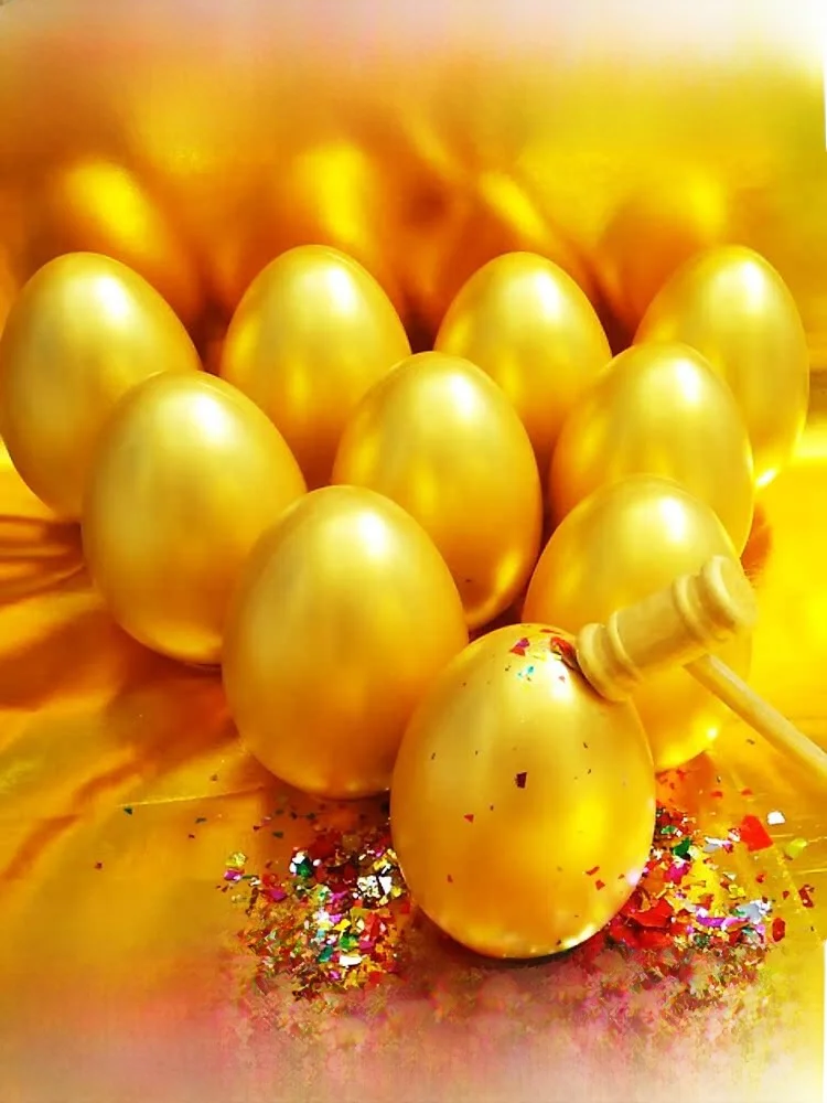 

Golden Egg Display Stand 20cm Halloween Creative Gift Show Props Opening Ceremony Thank You Gift Festival Decorations