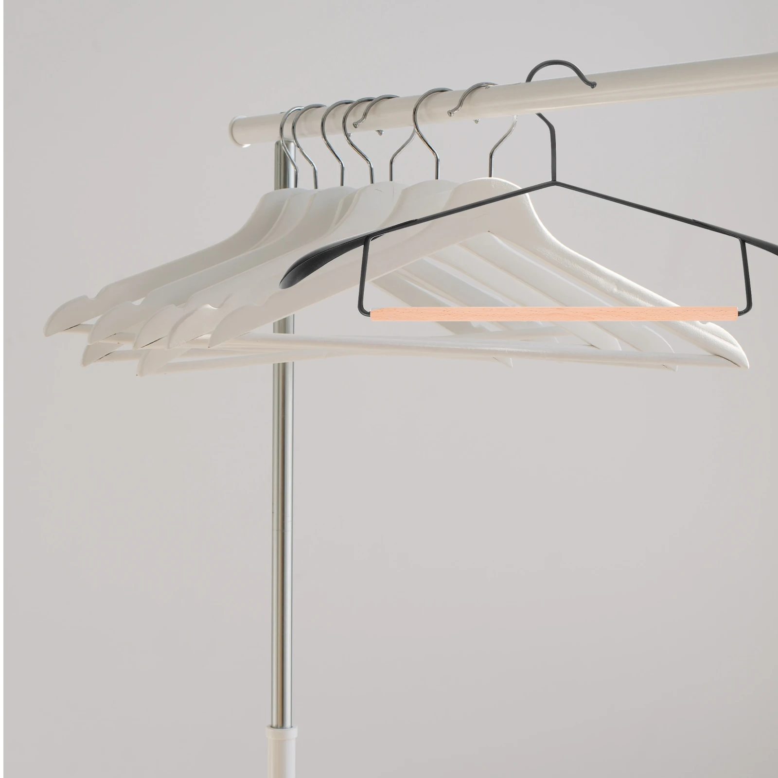 

5Pcs Beech Wood Iron Wide Shoulder Hangers Sturdy Closet Organizer For Coats Pants Long Term Use Save Space Home Wardrobe