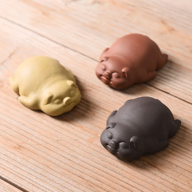 Handmade Yixing Zisha Clay Pig Tea Pet Figurine for Gongfu Tea Ceremony Cute Lucky Piggy Decoration for Home Office Tea