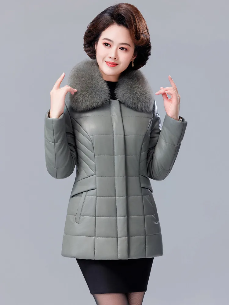 L-8XL Women Split Leather Coat Winter 2023 Fashion Mother Thicken Faux Fox Fur Collar Alpaca Fleece Filling Short Jacket Female