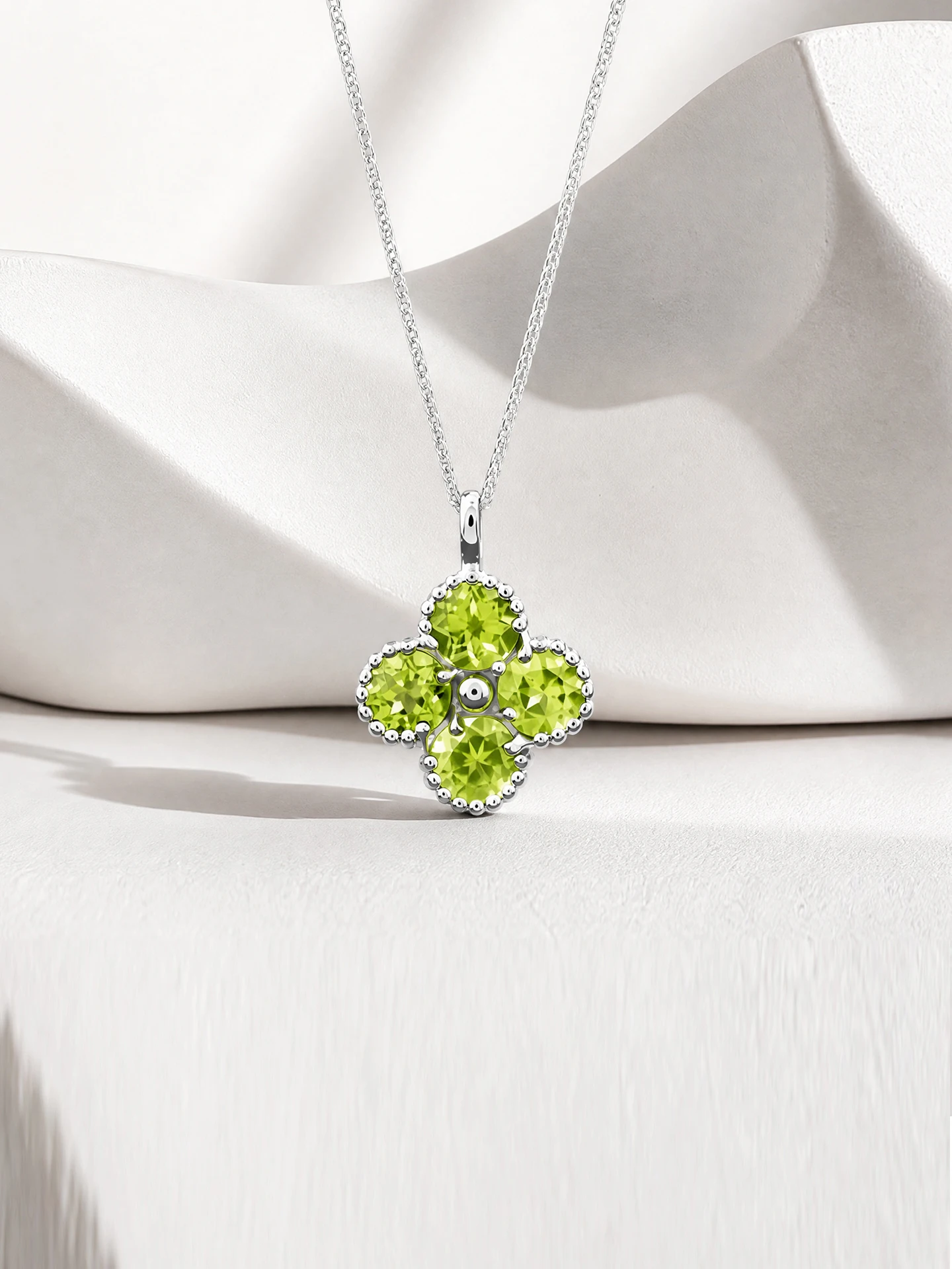 collana-in-argento-sterling-s925-con-pendente-in-pietra-d'ulivo-naturale-perlya-con-diamante-verde-incastonato-a-forma-di-quadrifoglio-regalo-per-le-festivita-per-donne