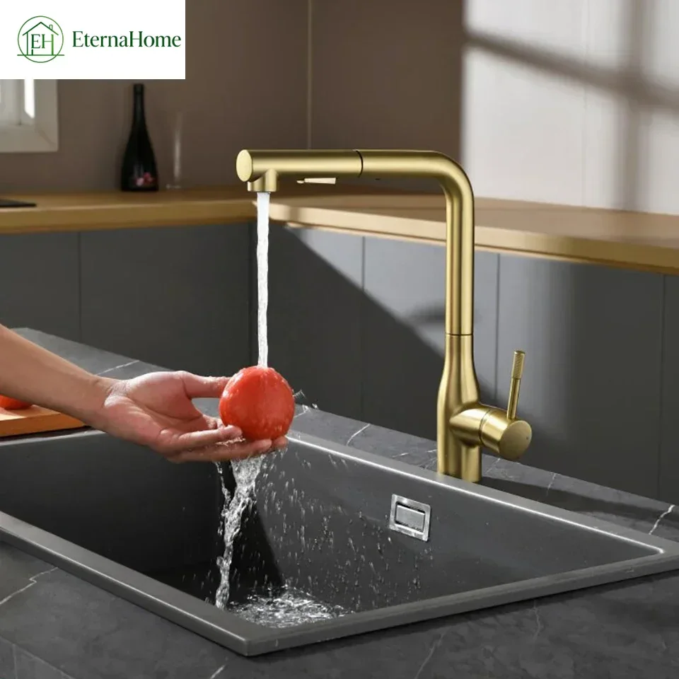 Pull‑Out Solid Brass Kitchen Faucet 360° Swivel Spout, Single Handle Hot Cold Mixer Tap for Kitchen Island & Farmhouse Sink