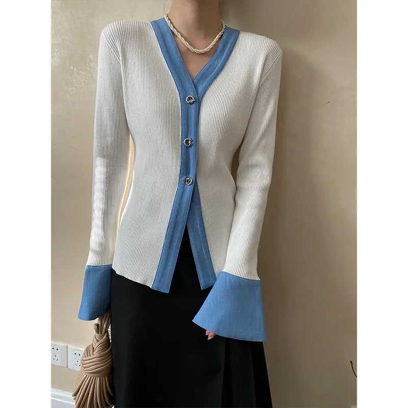 Trendy denim color splicing trumpet sleeve slim V-neck sweater 2023 early spring new knitted cardigan