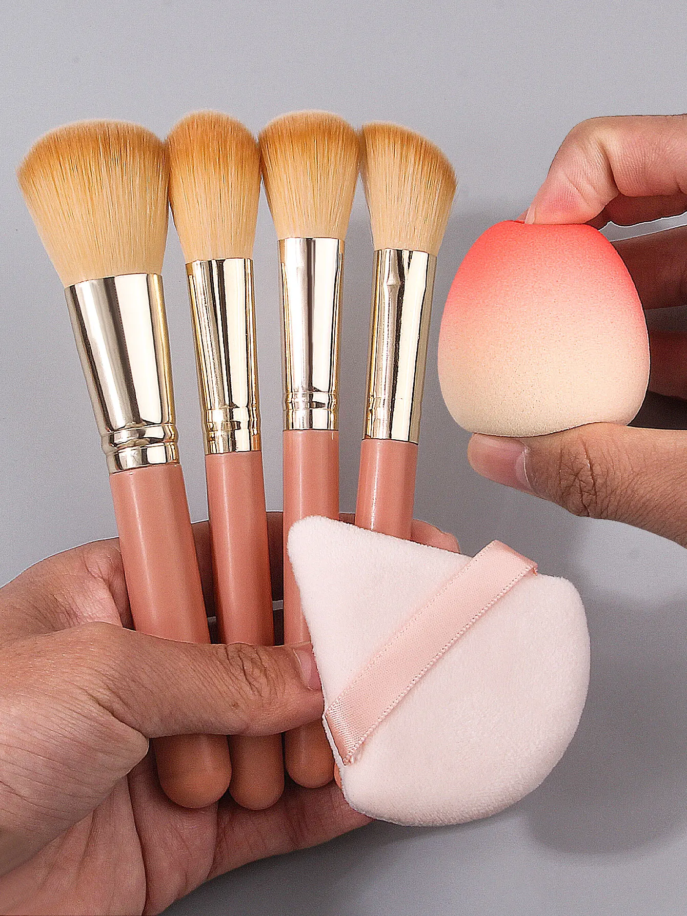 مجموعة فرش مكياج احترافية مكونة من 15 قطعة، 11 فرشاة مكياج للوجه + 4 إسفنجة مكياج غير لاصقة منتفخة لبودرة البيض المثلثة #5