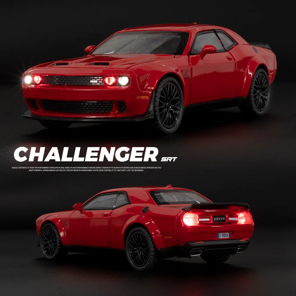 1:32 Challenger Hellcat STR Red Eyes Spielzeugauto Druckgussfahrzeuge Metallautos Dekoration Zurückziehen Modellautos mit Ton und Licht