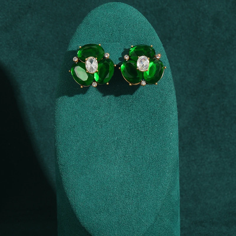 خمر البرسيم الأخضر الزركون قرط الاذن المرصع مجوهرات فاخرة مصمم ورقة محظوظ العصرية 2025 فريد للمرأة اكسسوارات الزفاف