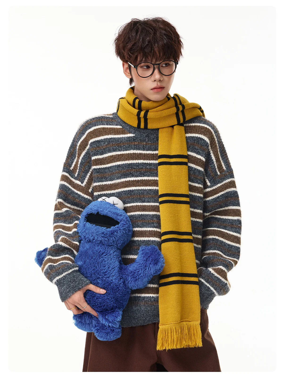 Retro Striped Color-Blocked Crew-Neck Sweater Men Loose-Fitting Relaxed-Fit Knit Pullover Autumn Winter Warmth.
