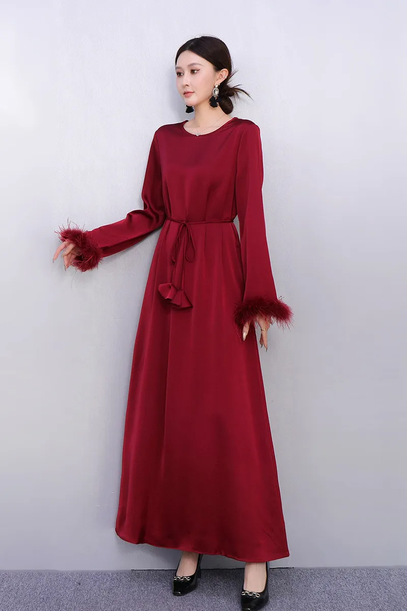 2025 Winter Elegante Lose Satin Feder Hülse Lange Kleider Frauen Casual Kleid Großhandel J2132