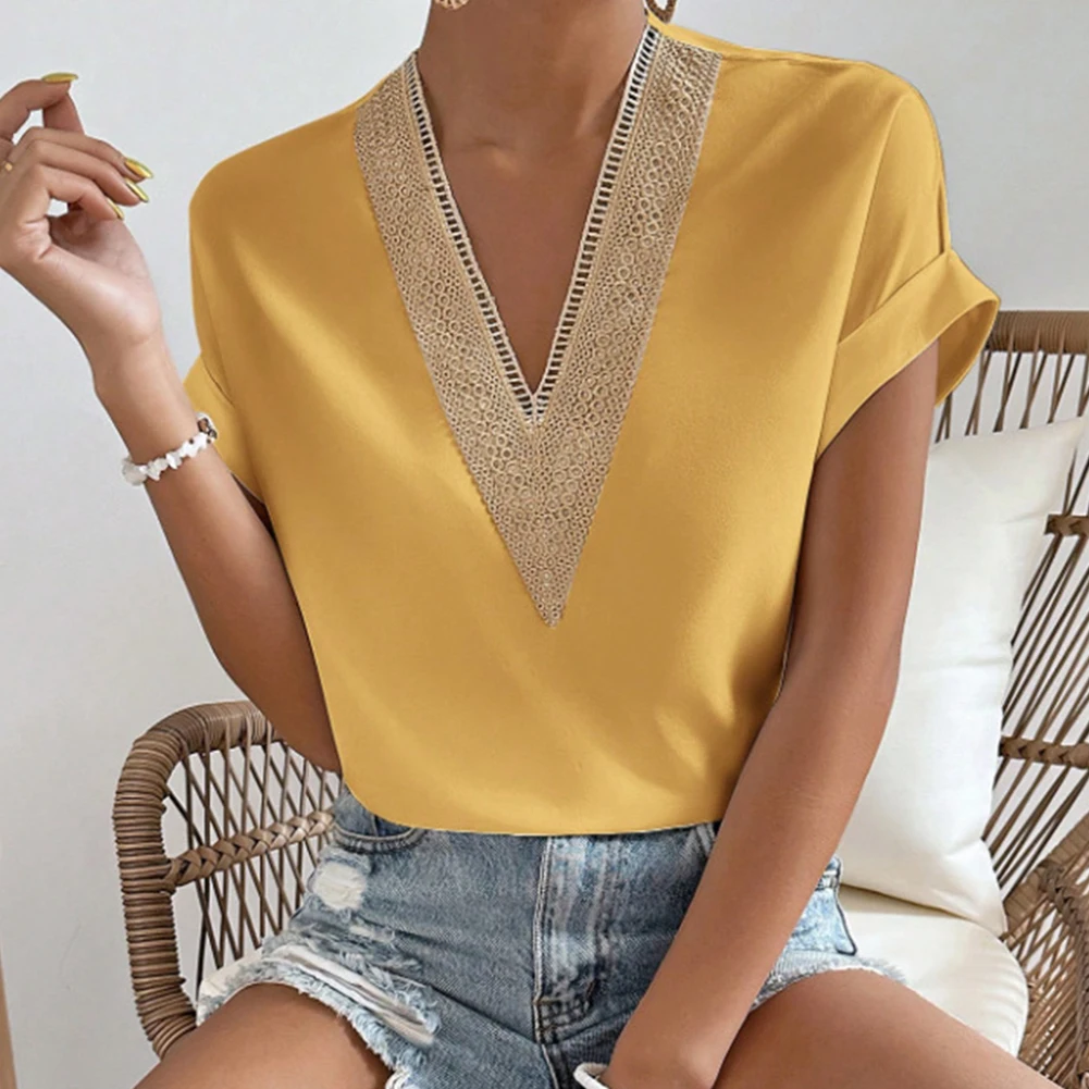 بلوزة نسائية بلون سادة ورقبة على شكل حرف v صيفية من الدانتيل بأكمام قصيرة ملابس نسائية قمصان عصرية غير رسمية قابلة للتنفس