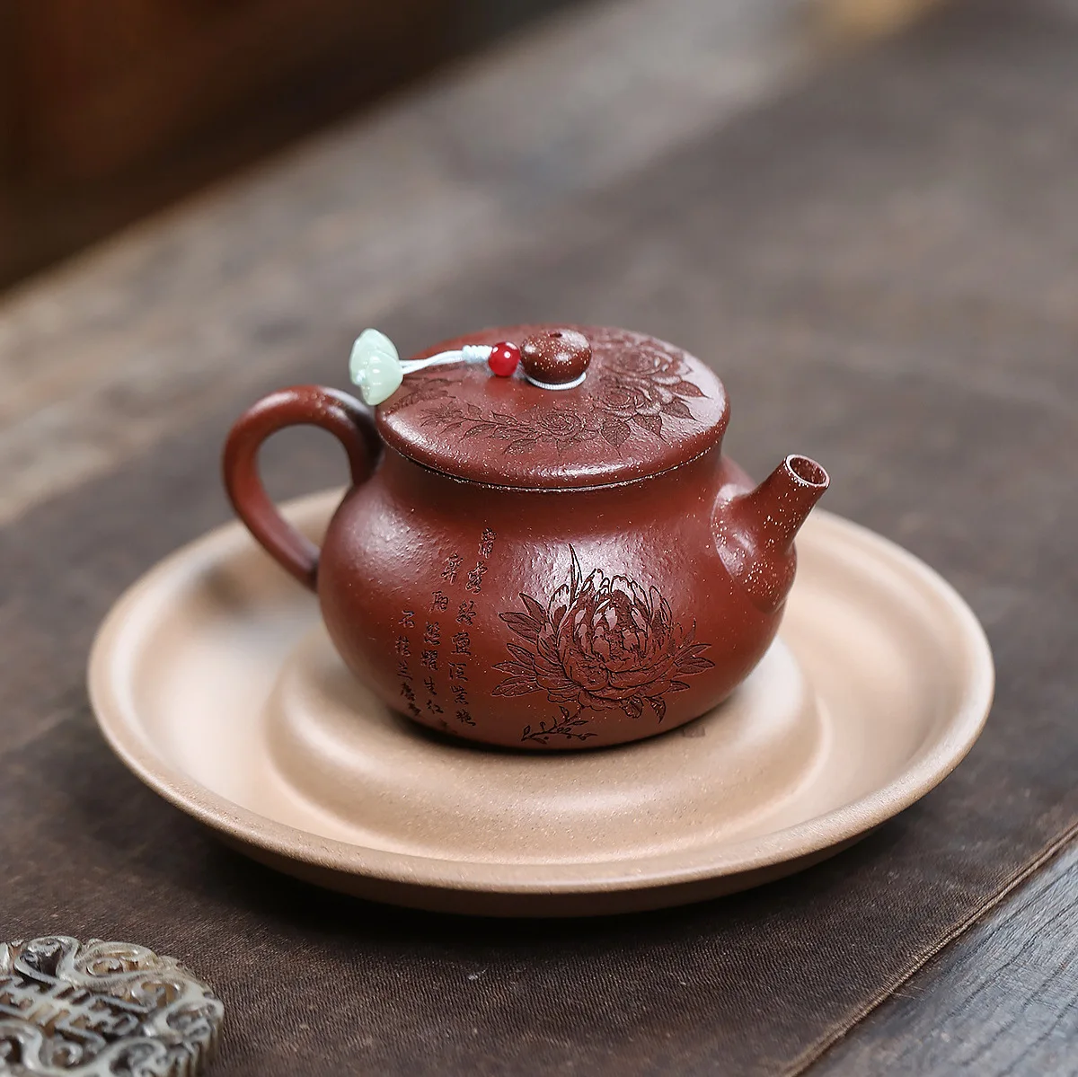 

Handmade Yixing Purple Clay Pot Famous Ore High Quality Red Drop Slope Peony Pan Teapot Push Ball Hole Large Mouth 190C