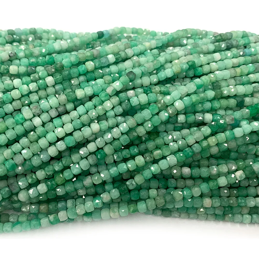 Veemake Natural Green Emerald Faceted Irregular Cube Small Beads Genuine Gemstones 08326