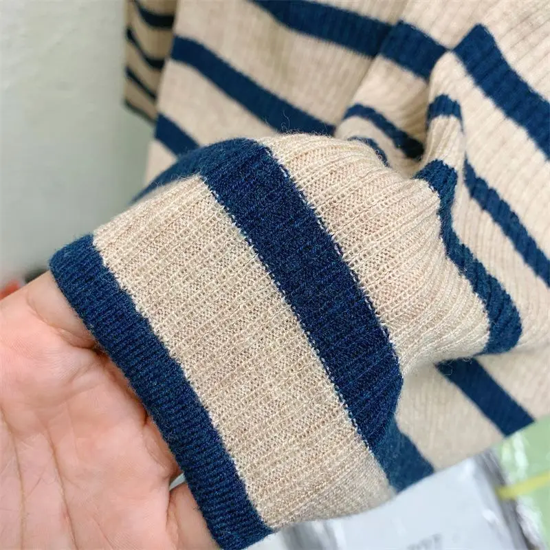 الخامس الرقبة فضفاضة سويتر مقلم 2025 الخريف سترة جديدة المرأة نمط أعلى تصميم سترة قاعدة #5