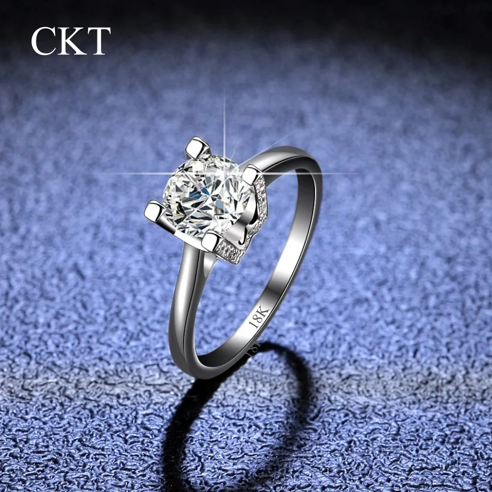 

CKT 18k White Gold HW Letters 1ct Moissanite Diamond Ring for Women Simple and Fashionable Platinum Pt950 Wedding Fine Jewelry
