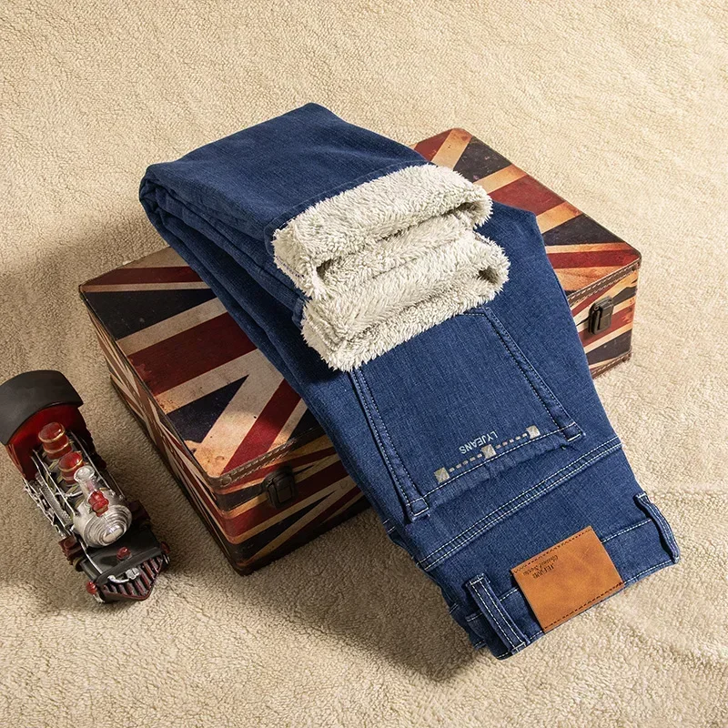 

Новинка 2026, флисовые джинсы, толстые теплые новые зимние мужские брюки, свободные прямые эластичные кашемировые брюки, джинсовые брюки разных размеров, большие размеры