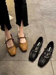 Women's Shoes: Mary Jane's New Shallow Cut Square Toe Low Heeled Leather Shoes for The Spring and Autumn 2023 Season