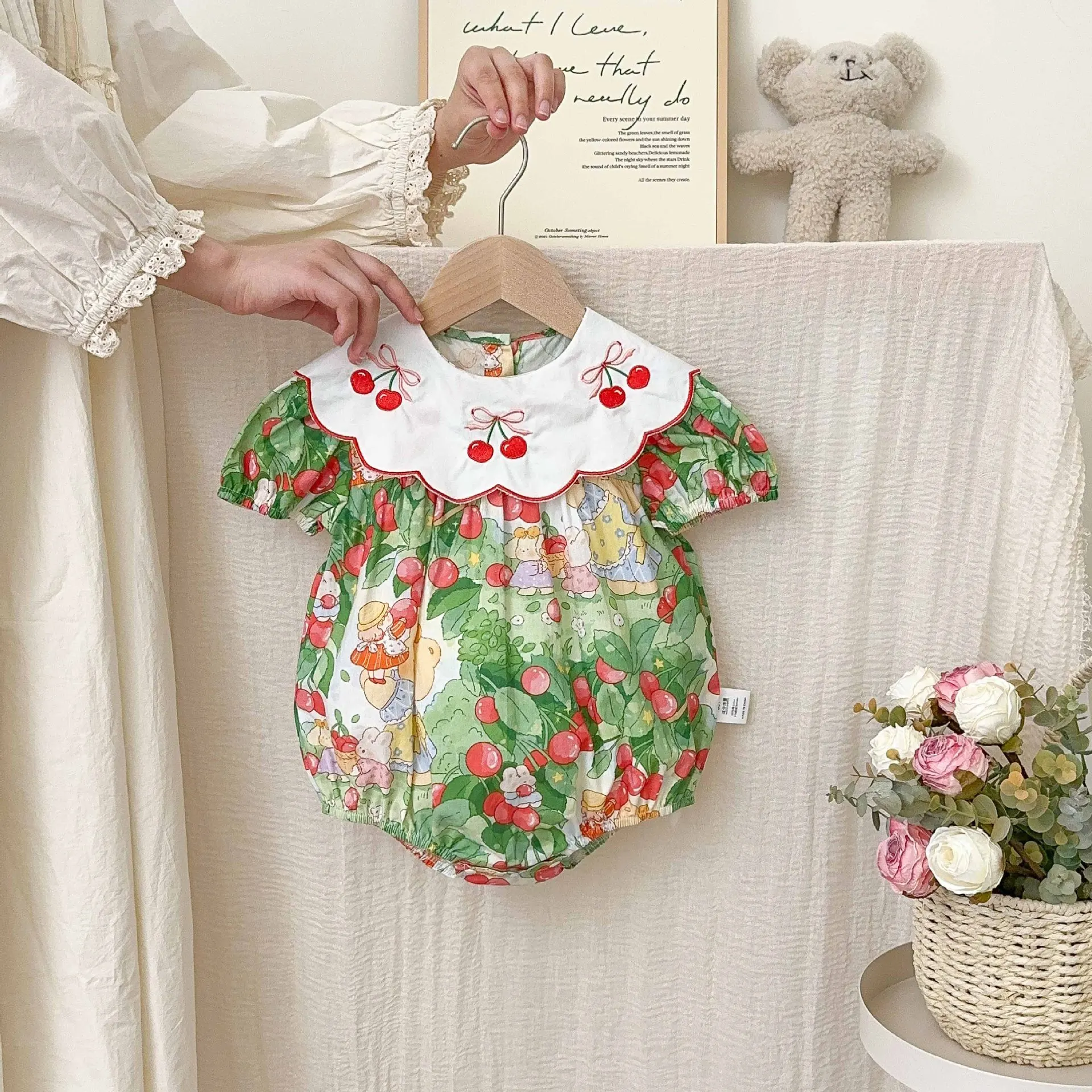 

Одежда для малышей, лето 2025 г., тонкий комбинезон для новорожденных с вишневым принтом, цельная одежда для маленьких девочек, хлопковая одежда для скалолазания