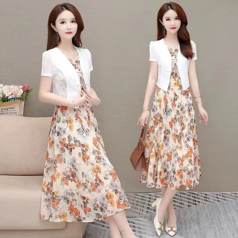 Fragmented Flower Dress Set for Women Spring/Summer 2023 New High End Fashion Style and Age Reducing Two Piece Skirt Set