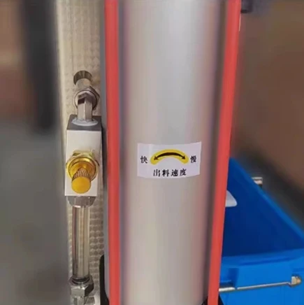 آلة تعبئة المياه البلاستيكية ذات الرؤوس المزدوجة شبه الأوتوماتيكية لتبييض الكلور #3