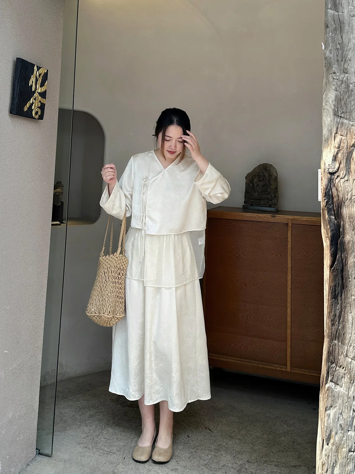 

Новый китайский модный комплект из бамбука: женский топ и юбка большого размера, V-образный вырез, длинный рукав, полиэстер