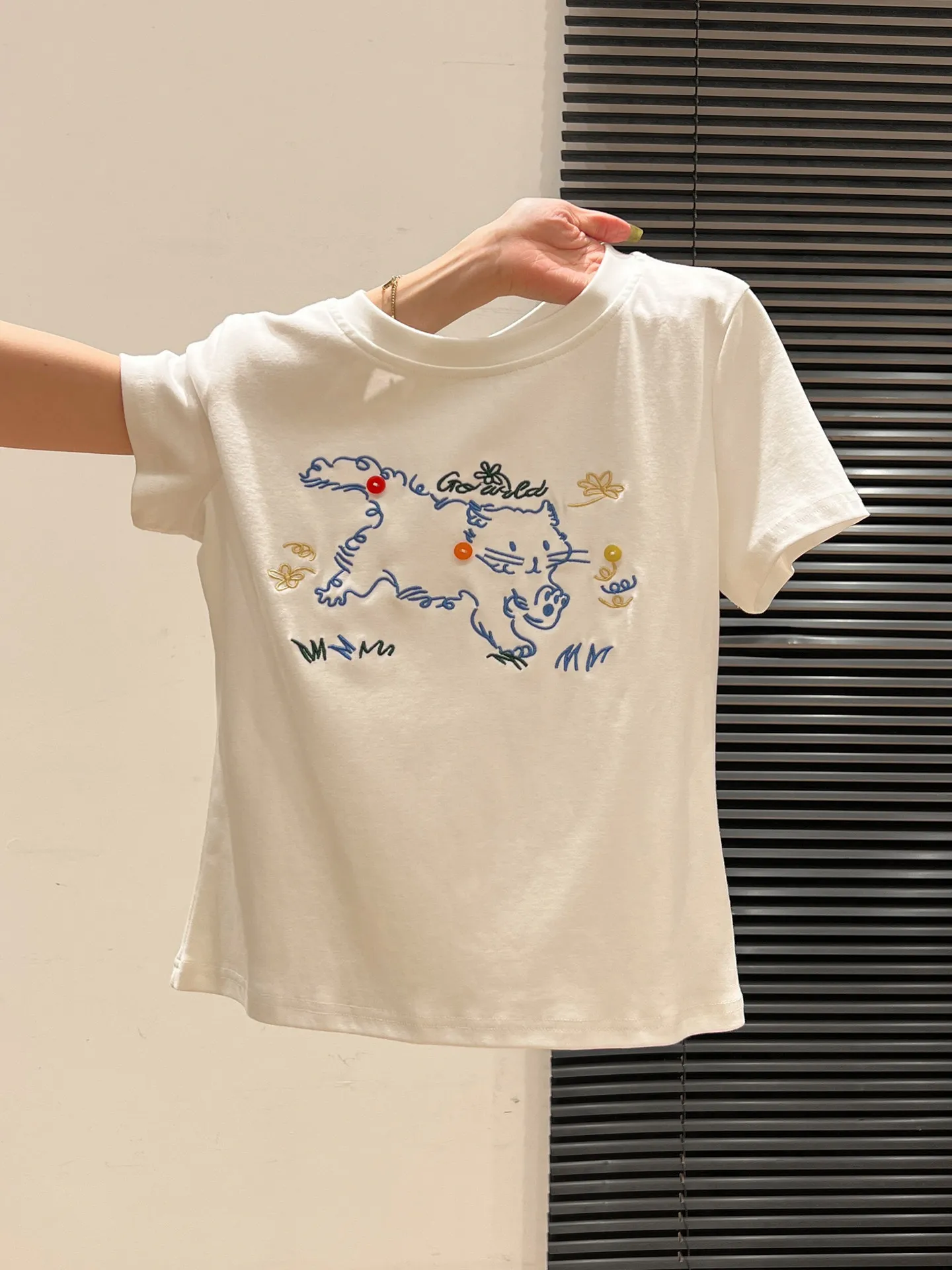 Cute  Embroidery Short Sleeve T-Shirt Women's Summer Commuter Style Casual Fit Cotton High Waist round Neck Short Length